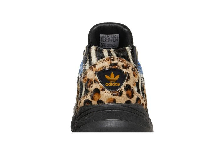 wmns-falcon-out-loud-collection-f37016_06