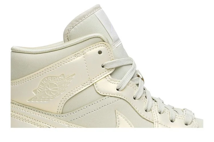 Кроссовки Wmns Air Jordan 1 Mid 'Lemon Yellow'