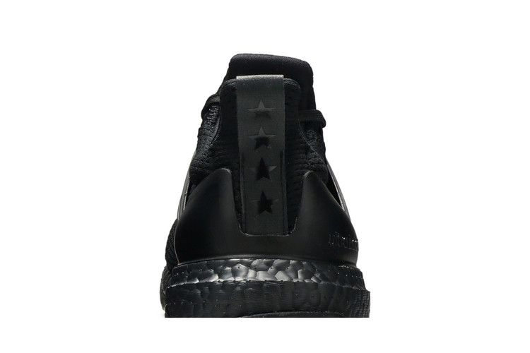 dfb-x-ultraboost-dna-triple-black-gy7621_06