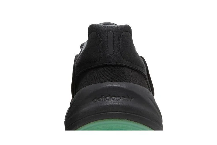 Кроссовки Adidas Ozelia 'Black Collegiate Purple'