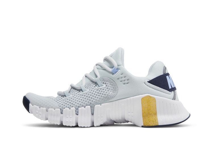 Кроссовки Nike Wmns Free Metcon 4 'Pure Platinum Metallic Gold Coin'