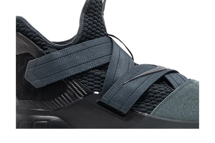 Krossovki-Nike-LeBron-Soldier-12-Dark-23-1