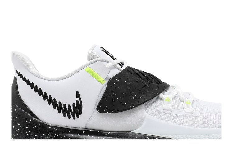 kyrie-low-3-team-white-black-cw6228-101_01