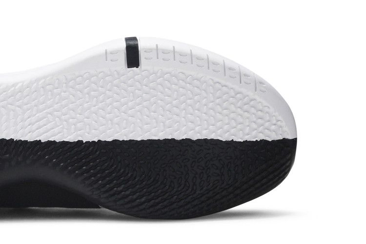 kobe-a-d-black-toe-ar5515-100_04