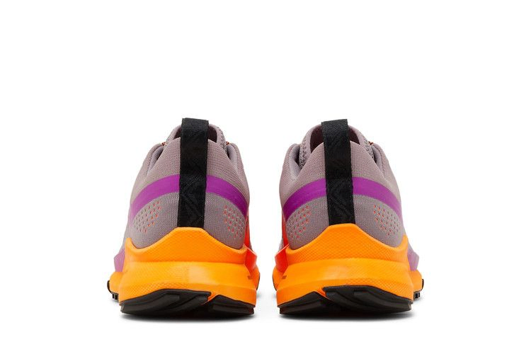 wmns-react-pegasus-trail-4-purple-smoke-total-orange-dj6159-500_05