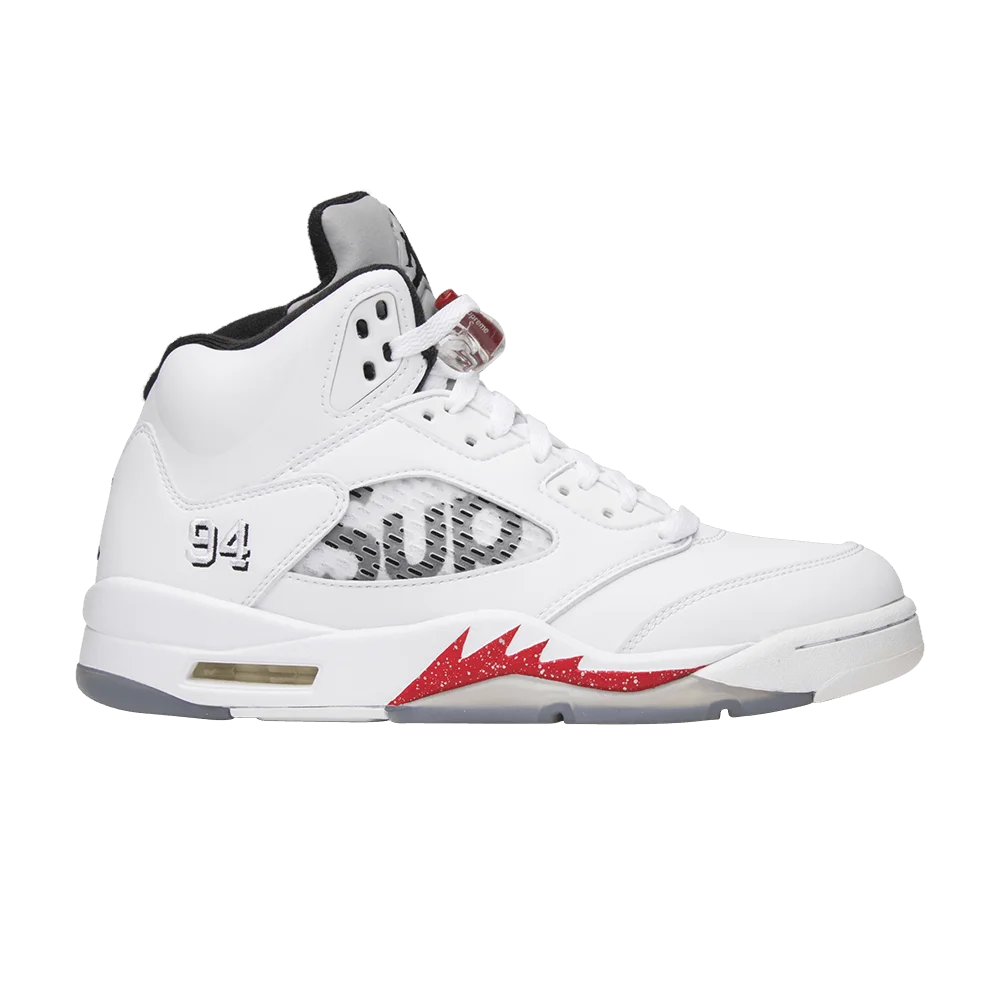 Krossovki-Supreme-x-Air-Jordan-5-Retro-White