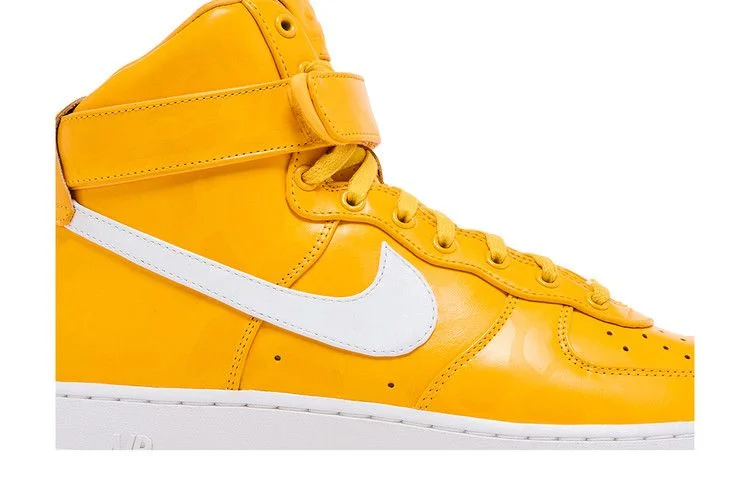Krossovki-Nike-Air-Force-1-High-Comfort-Premium-QS-University-Gold-1