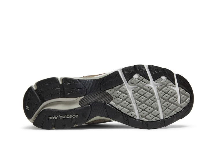 Кроссовки New Balance 920 Made in England 'Sand Dark Green'