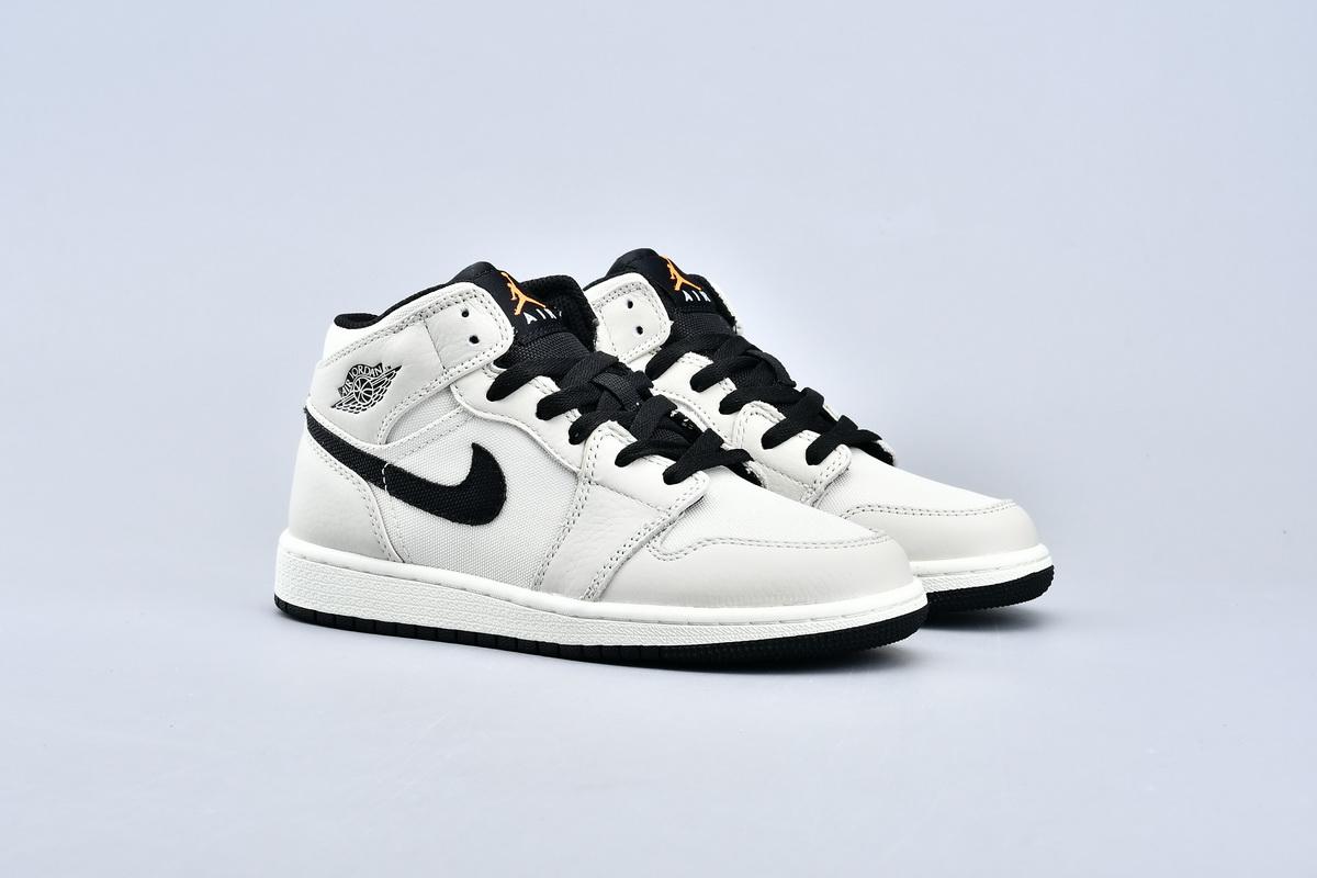 Air-Jordan-1-Retro-Mid-SE-Light-Bone-11
