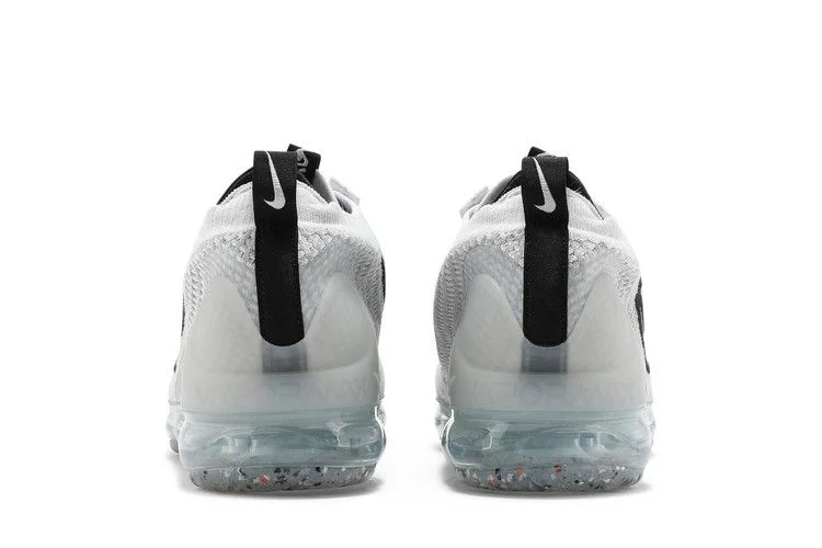 Krossovki-Nike-Air-VaporMax-2021-Flyknit-Monochrome-5