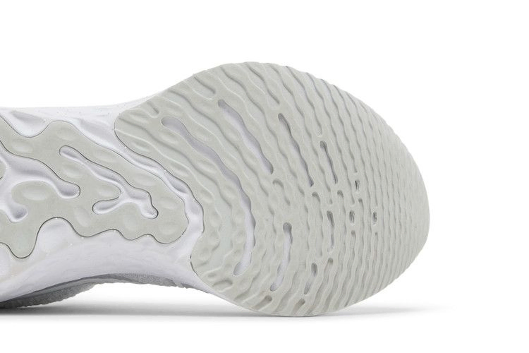 wmns-react-infinity-run-flyknit-3-pure-platinum-dd3024-004_04