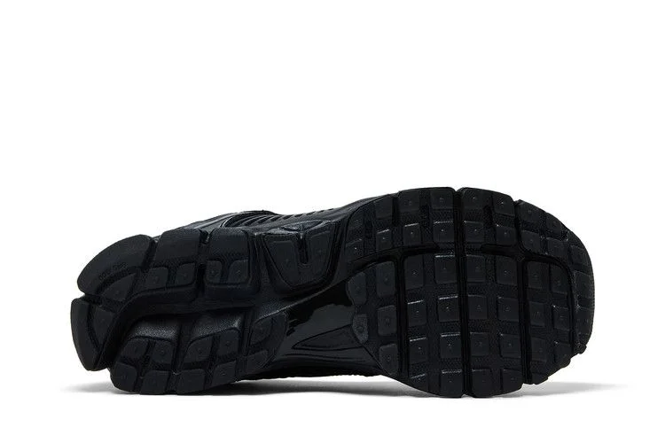 Кроссовки Nike Wmns Air Zoom Vomero 5 'Black Metallic Silver Anthracite'