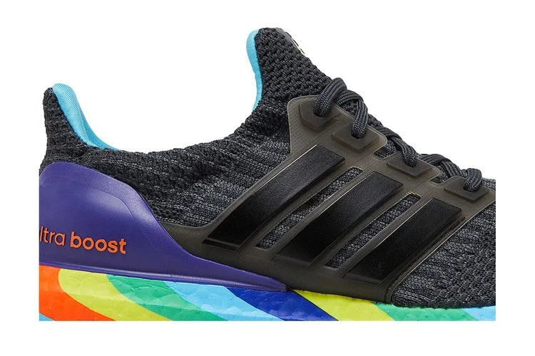 Кроссовки adidas UltraBoost 5.0 DNA 'Pride'