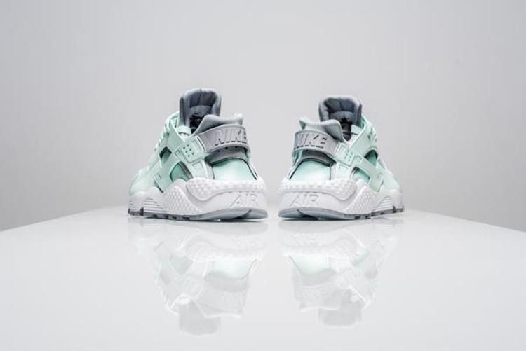 wmns-air-huarache-run-igloo-634835-303_02