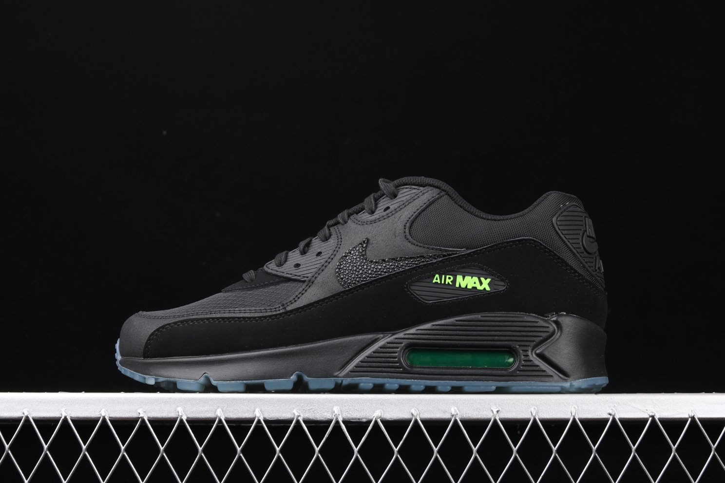 Air-Max-90-Night-Ops-1