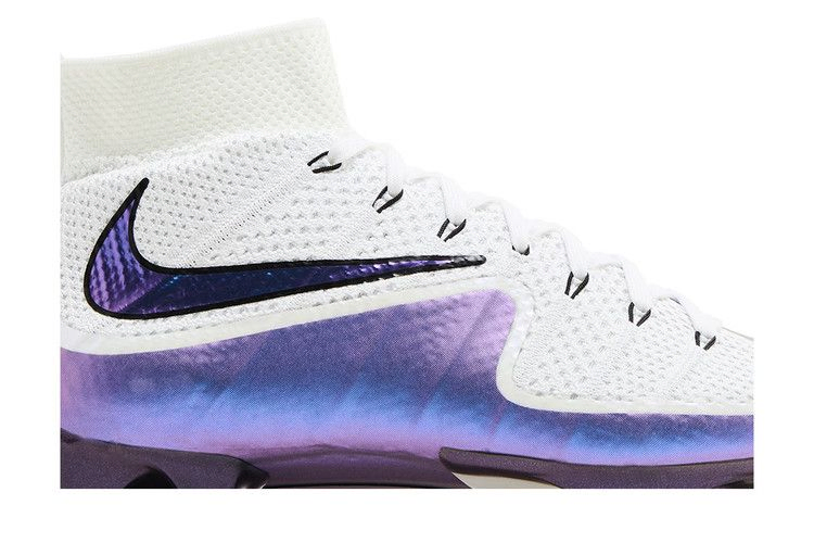 vapor-edge-360-untouchable-mid-white-purple-iridescent-fq0235-100_01