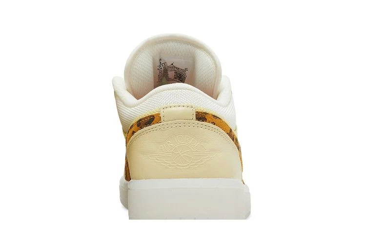 Кроссовки Wmns Air Jordan 1 Low 'SNKRS Day'