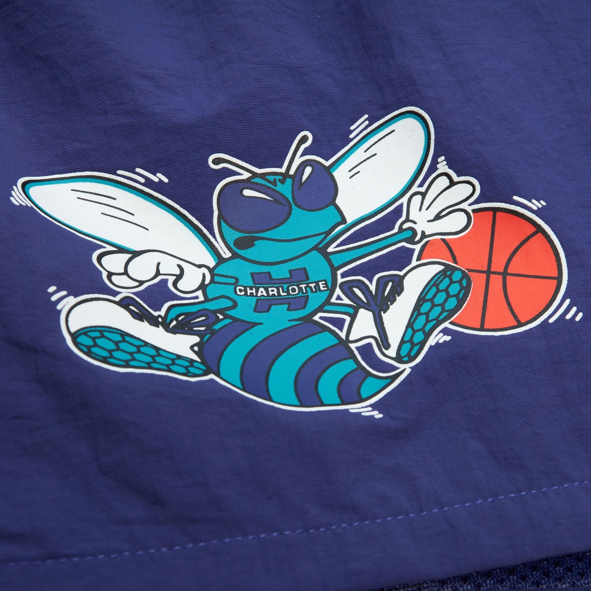 Спортивные шорты Mitchell & Ness Nylon Utility Charlotte Hornets Shorts