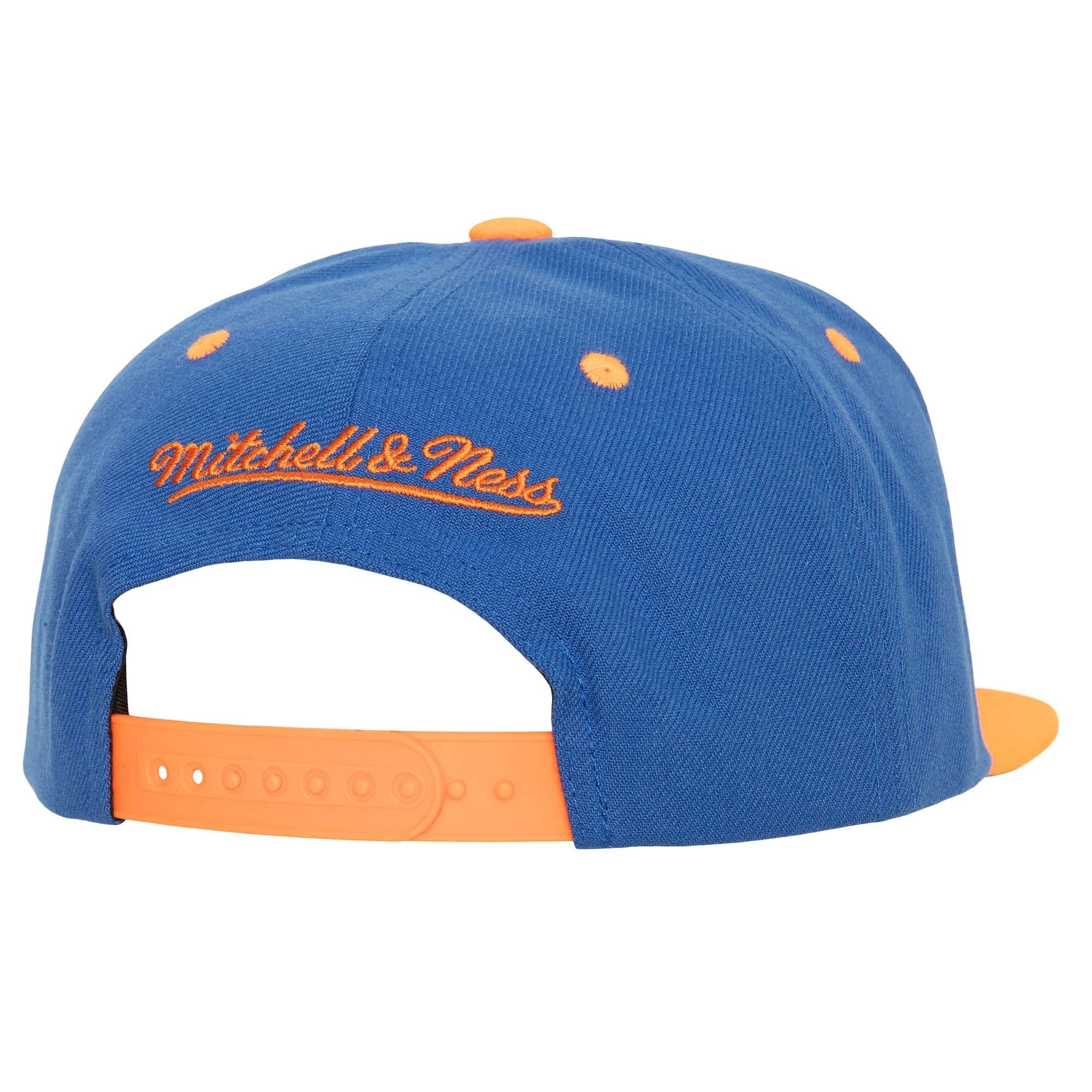 Mitchell-Ness-Buzz-Snapback-New-York-Knicks-1