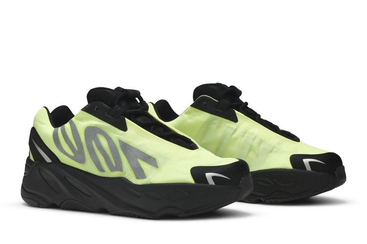 yeezy-boost-700-mnvn-kids-phosphor-700mnvm-phok_07