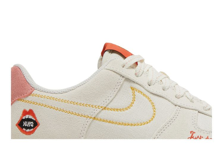 Кроссовки Nike Wmns Air Force 1 '07 'Peace'