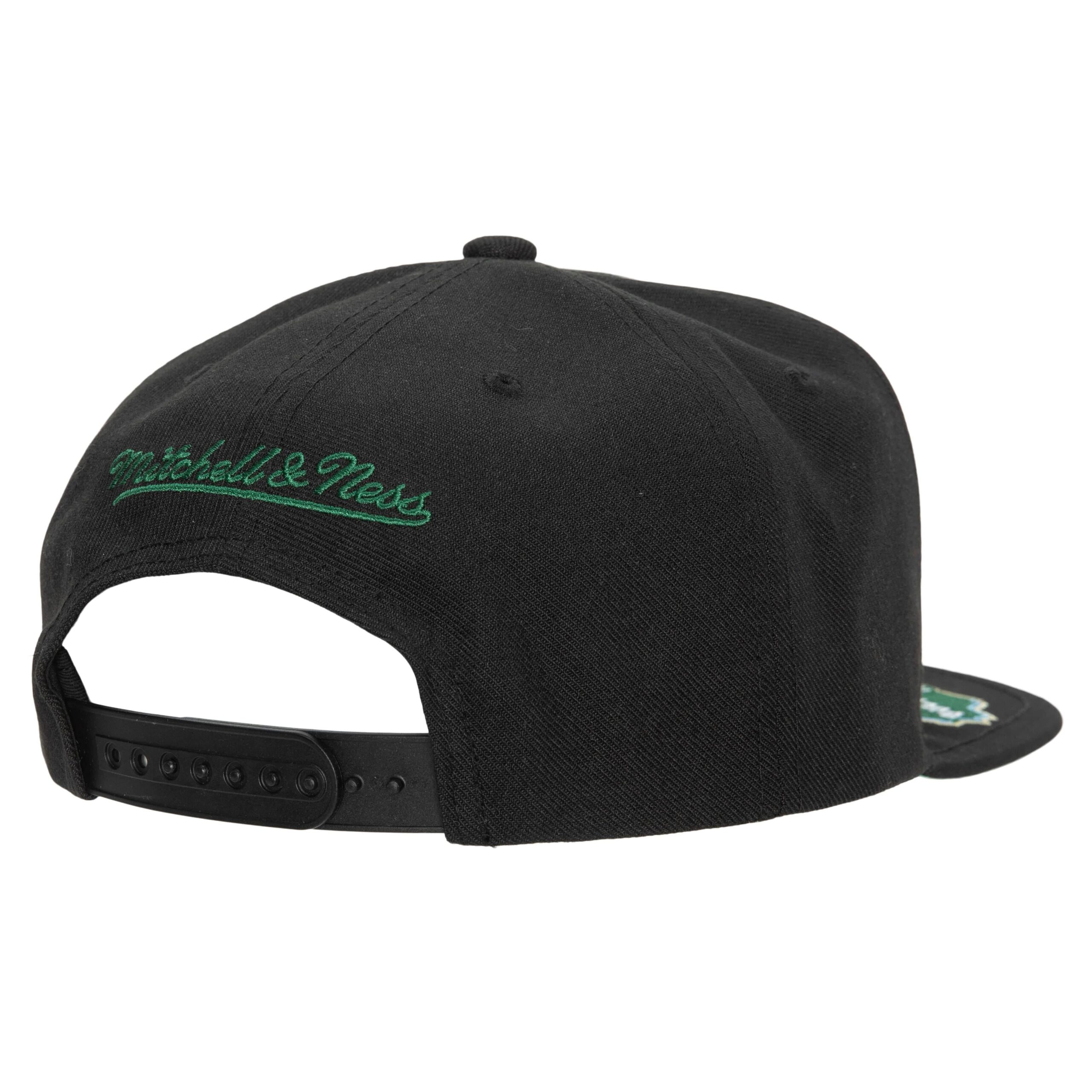 Mitchell-Ness-Front-Loaded-Snapback-Milwaukee-Bucks-Hat-1-scaled