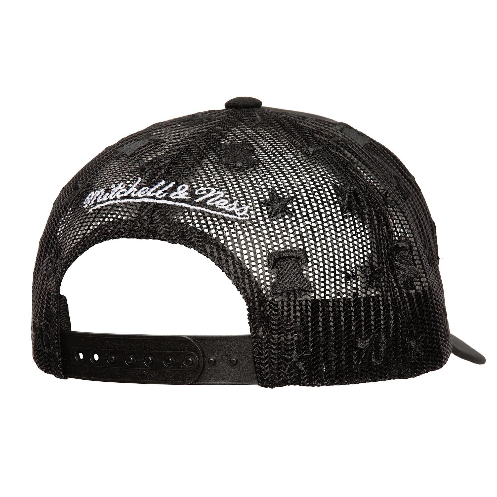 Бейсболка Mitchell & Ness Monogram Trucker HWC Philadelphia 76ers