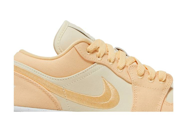 Кроссовки Wmns Air Jordan 1 Low SE 'Celestial Gold'