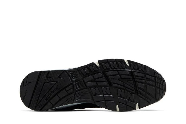 Кроссовки New Balance 991 Made in England 'Black Silver'