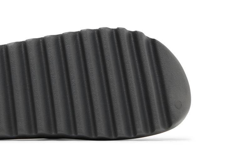 Кроссовки adidas Yeezy Slides 'Granite'