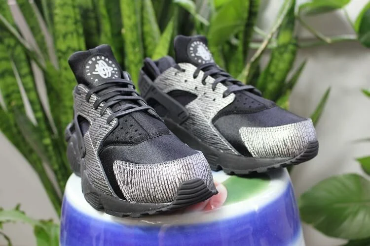 Кроссовки Nike Wmns Air Huarache 'Black Reptile'