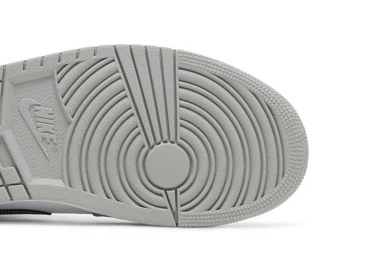 Кроссовки Air Jordan 1 Mid 'Light Smoke Grey'