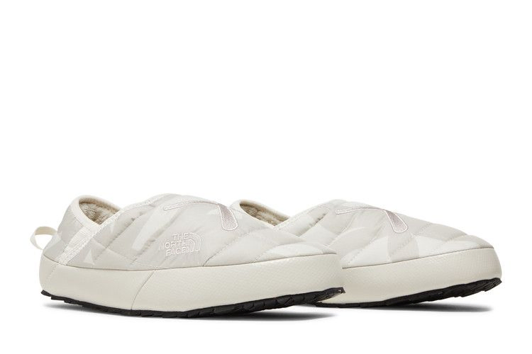 kaws-x-thermoball-traction-mule-vp-moonlight-ivory-nuptse-nf0a7w6j-944_07