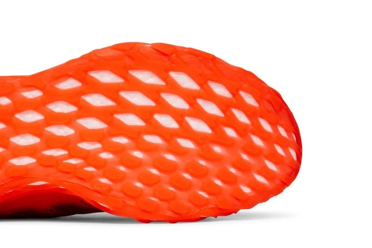 Krossovki-adidas-Ultraboost-Web-DNA-Solar-Red-4