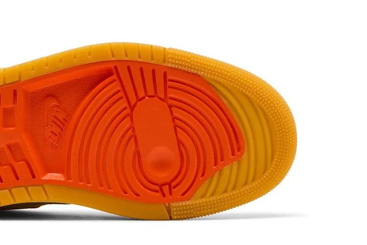 Кроссовки Wmns Air Jordan 1 High Zoom Comfort 2 'Yellow Ochre'
