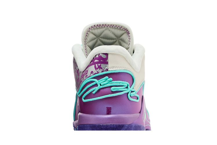 Кроссовки Nike Men's LeBron 22 'Frozen Grapes'