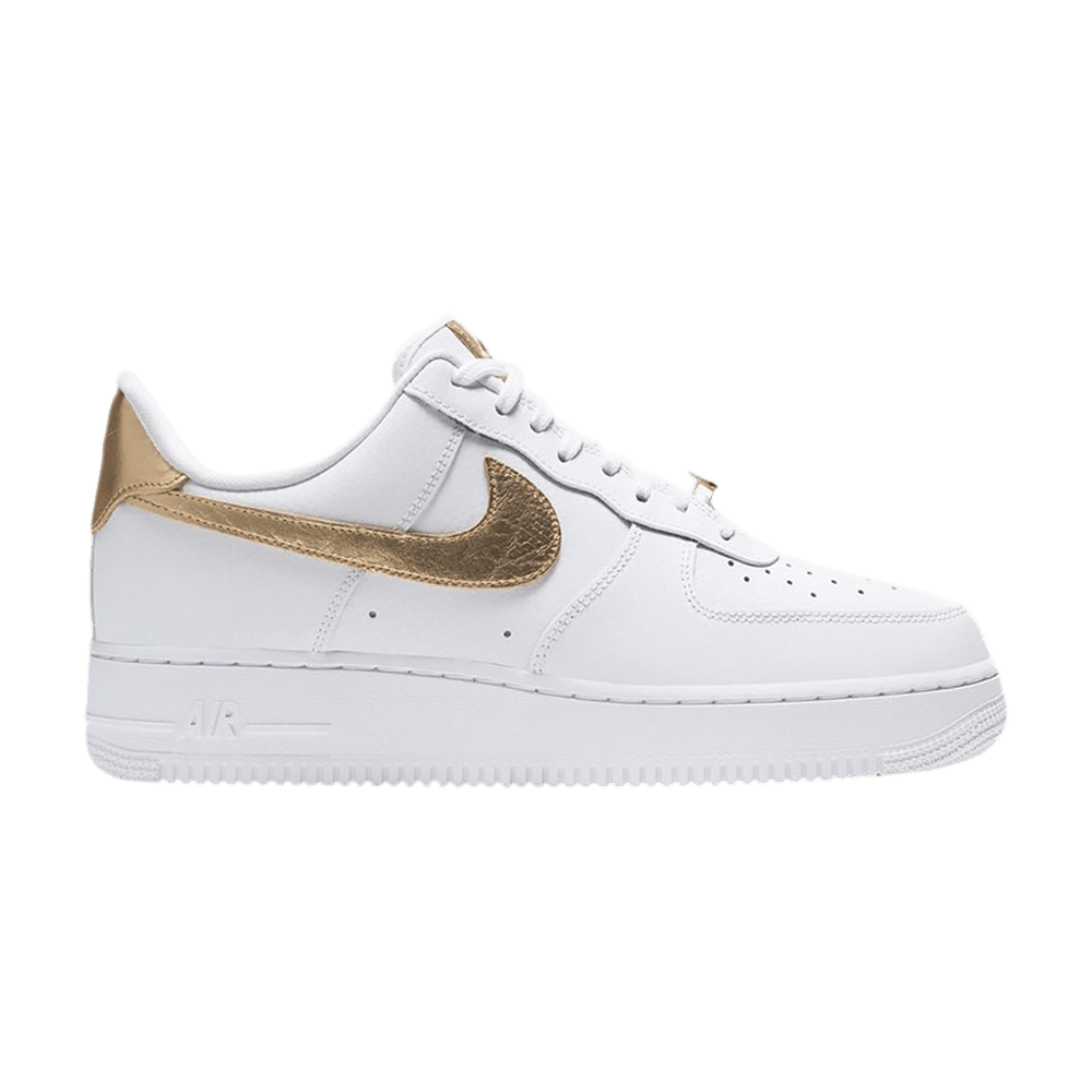 Кроссовки Nike Air Force 1 '07 LV8 'Gold Foil Swoosh'