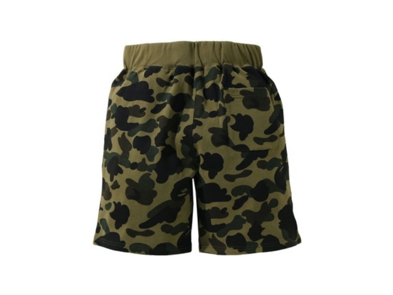 Спортивные шорты BAPE 1st Camo Sweat Shorts (SS21) Green