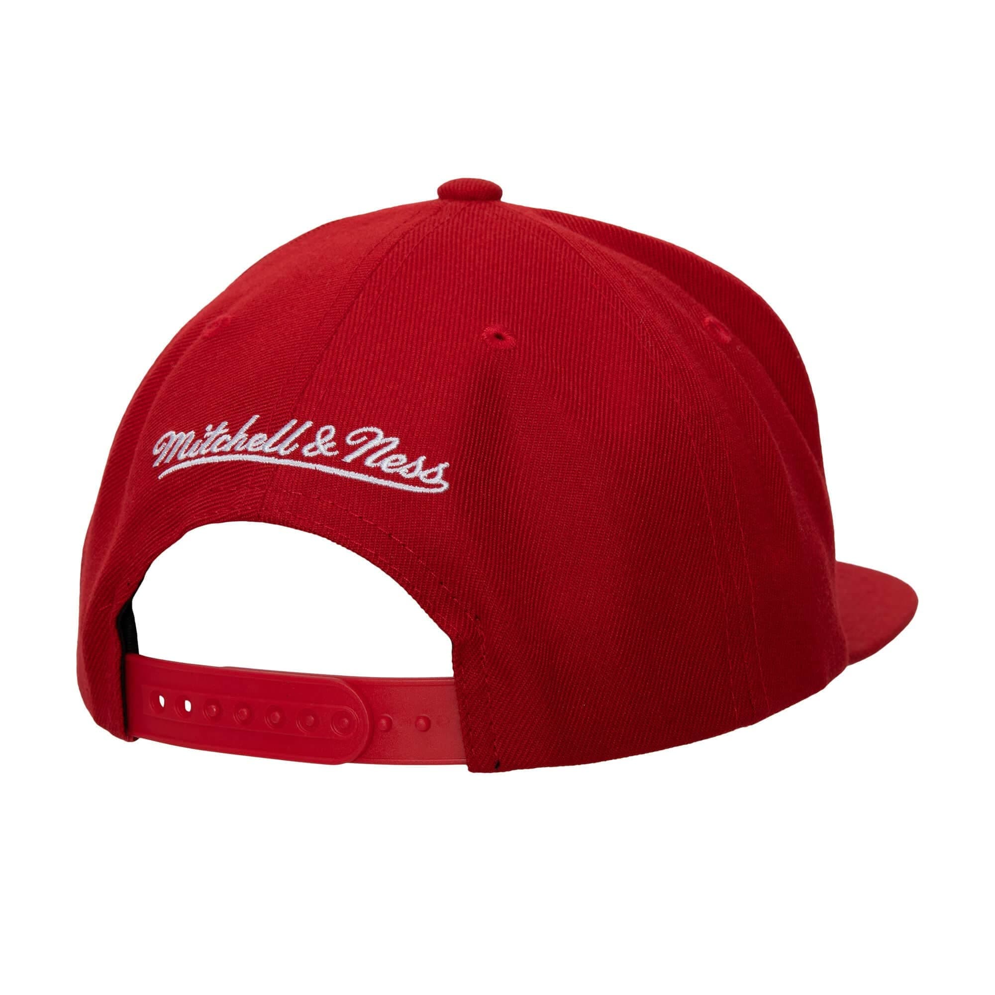 Mitchell-Ness-Team-Ground-2.0-Snapback-HWC-Miami-Heat-Hat-1