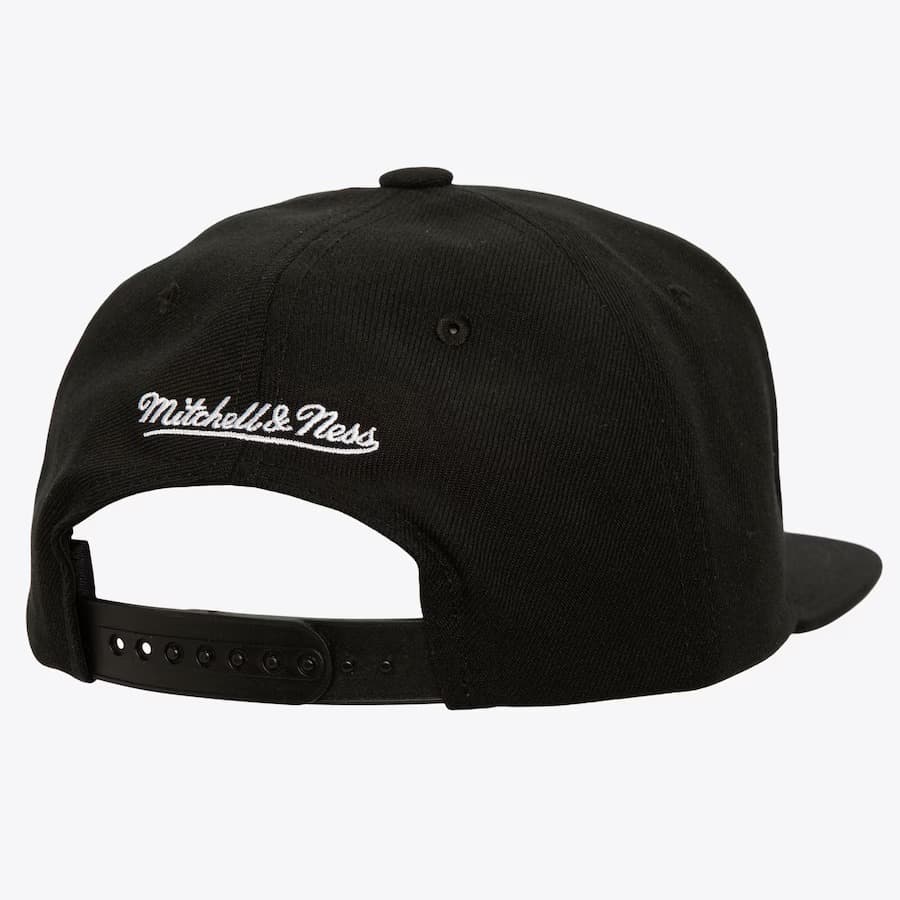 Бейсболка Mitchell & Ness Black New York Yankees Oversweep Snapback Hat