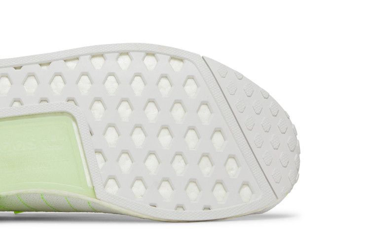 nmd_r1-v2-white-signal-green-gx0538_04