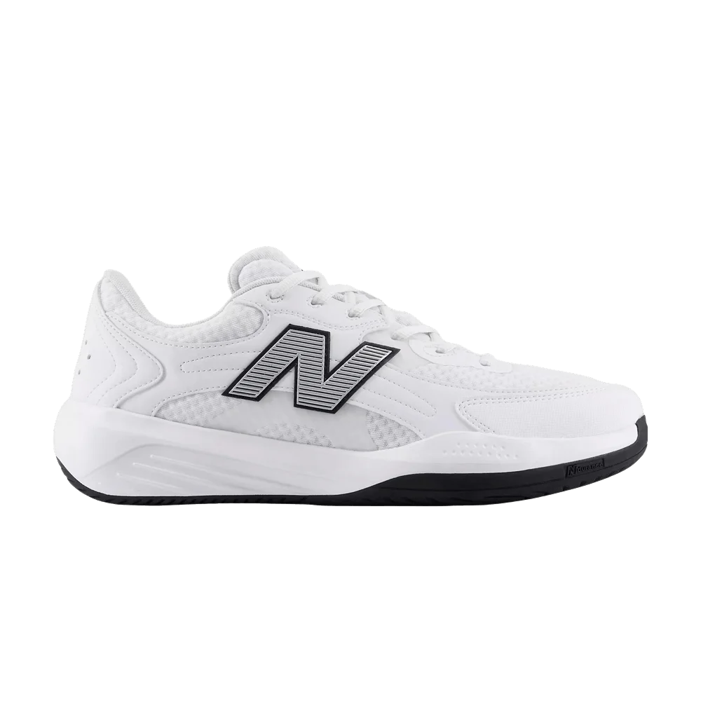 Krossovki-New-Balance-696v7-White-Black