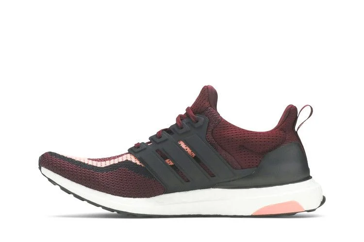 Krossovki-Manchester-United-x-adidas-UltraBoost-DNA-Football-Pack-2
