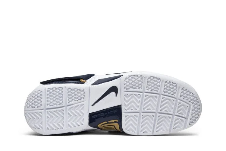 Krossovki-Nike-LeBron-Soldier-1-25-Straight-3
