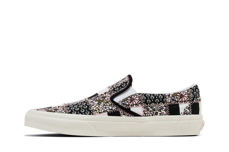 classic-slip-on-patchwork-floral-vn0a33tb9fy_02