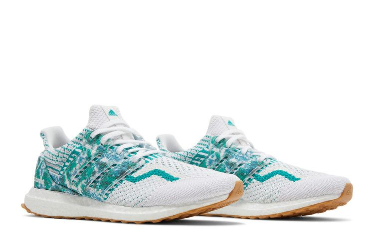 ultraboost-5-0-cloud-white-green-gy3194_07
