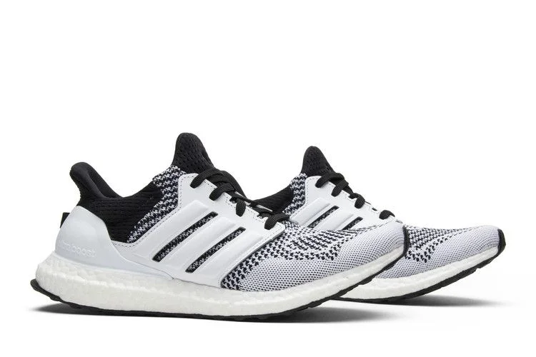 Krossovki-Sneakersnstuff-x-adidas-UltraBoost-1.0-Tee-Time-7
