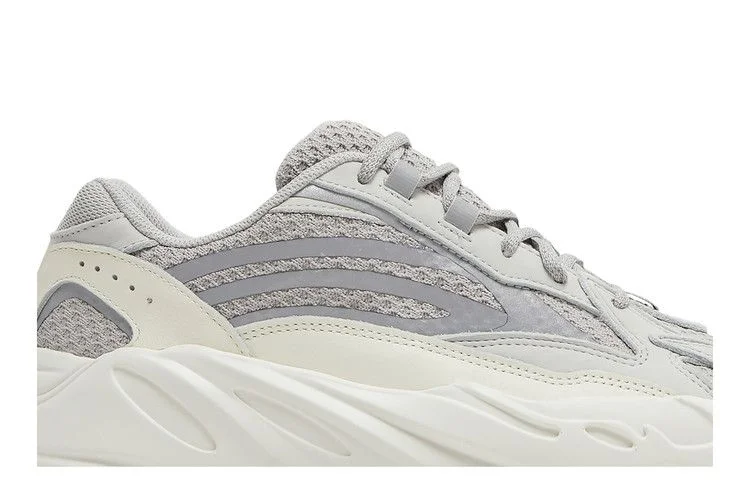 Кроссовки adidas Yeezy Boost 700 V2 'Static'