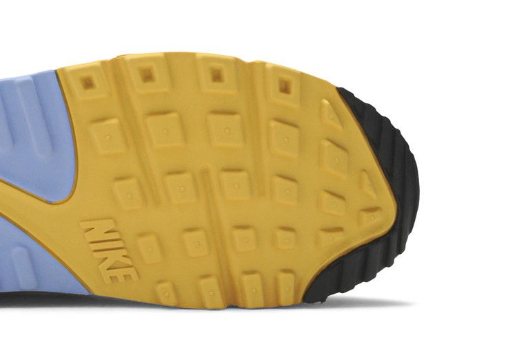 wmns-air-max-90-solar-flare-cz3950-100_04
