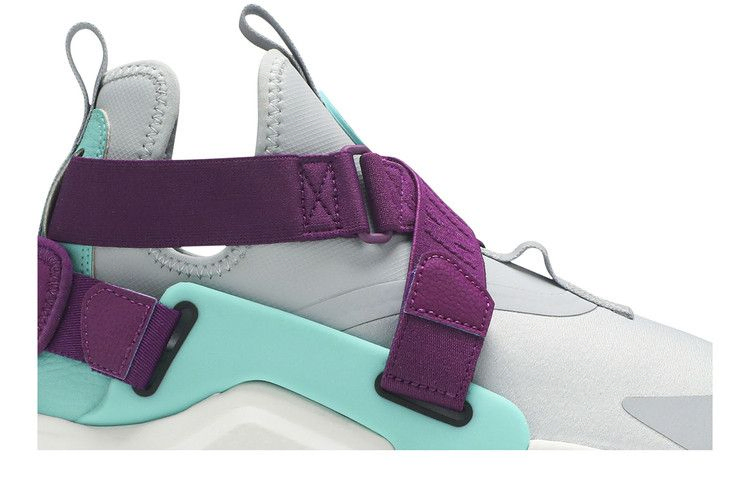 Кроссовки Nike Wmns Air Huarache City 'Wolf Grey'
